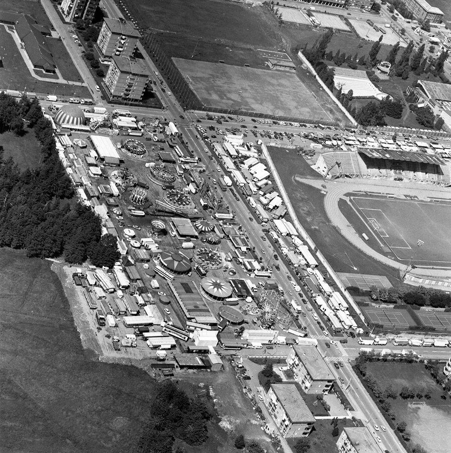 Biella, 1988. La "fiera" nell'odierna Piazza Falcone