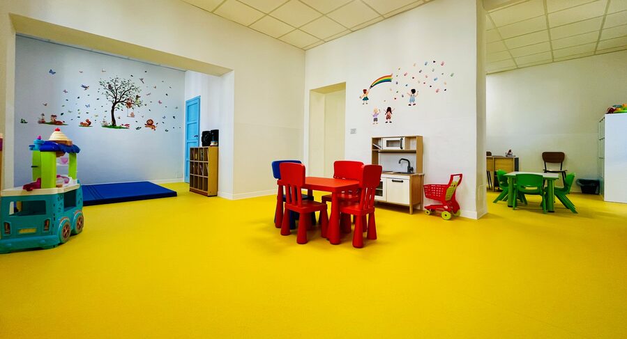 Uno degli ambienti dell’Asilo Infantile di Biella Vandorno, oggetto del progetto di rigenerazione ed efficientamento energetico sostenuto dalla Fondazione Cassa di Risparmio di Biella.